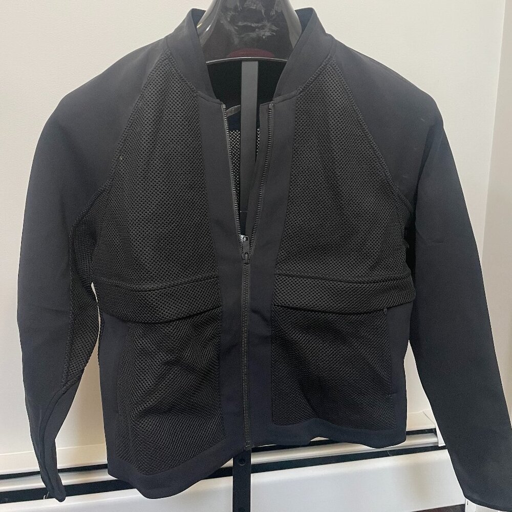 Lululemon The Spaces In-Between Bomber jacket size 10